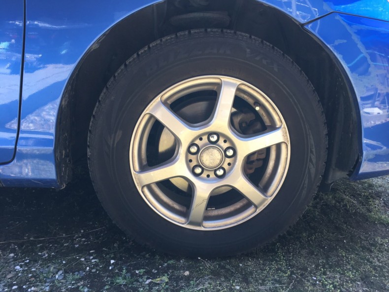 タイヤホイール前