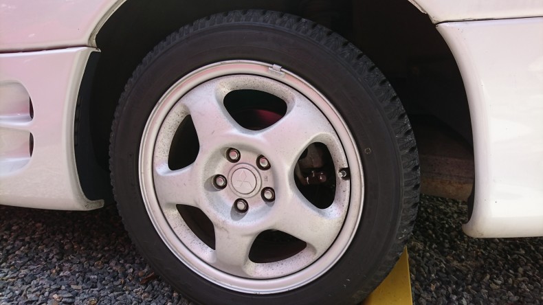 タイヤホイール前