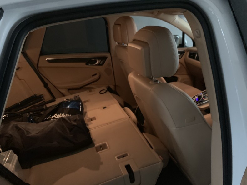 内装後方シート