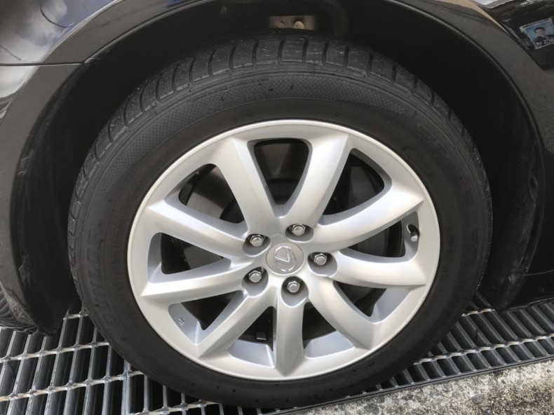 タイヤホイール前