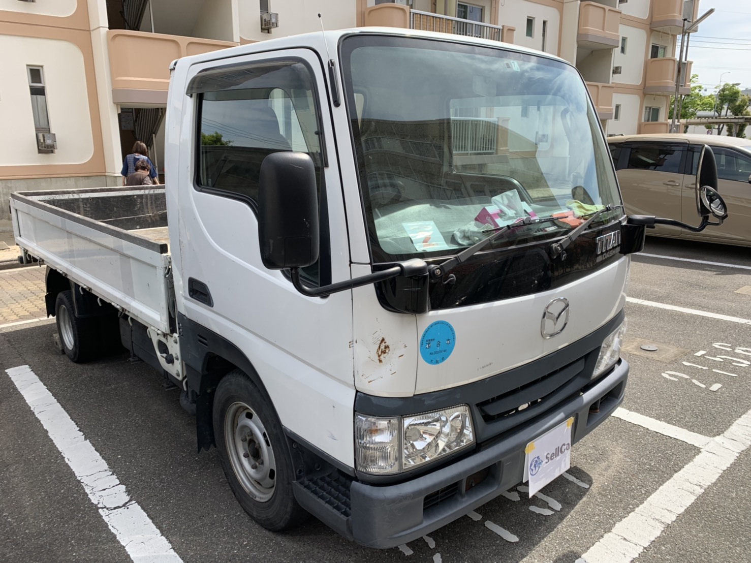 外装右前