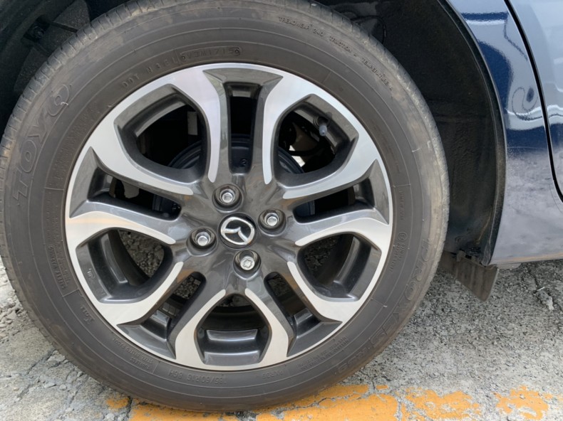 タイヤホイール前