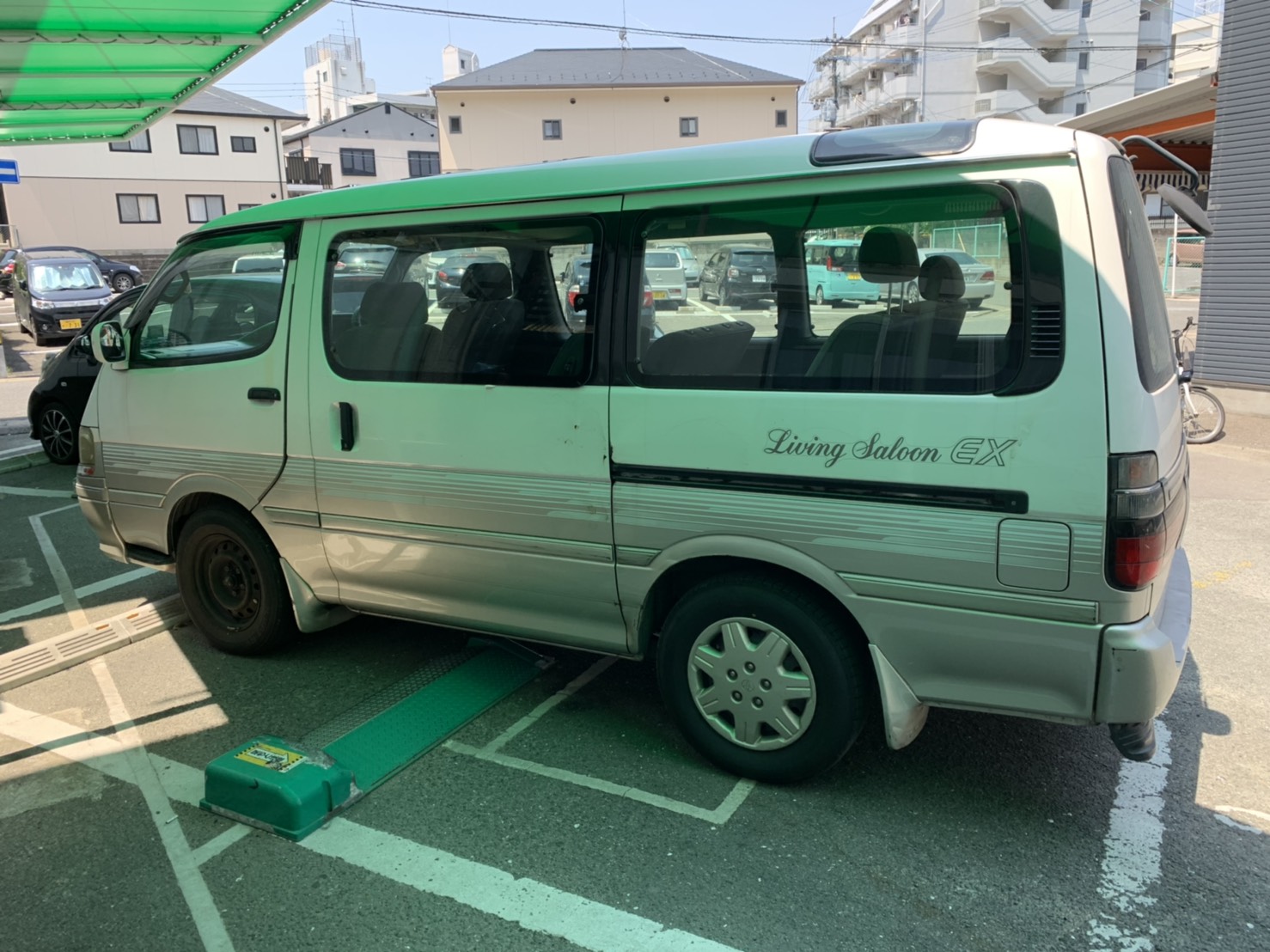 外装左後方
