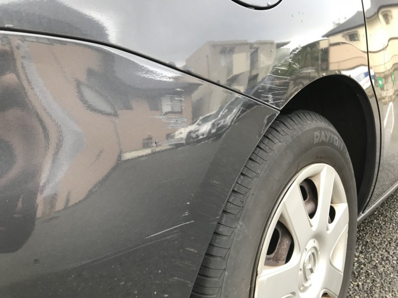 タイヤホイール前