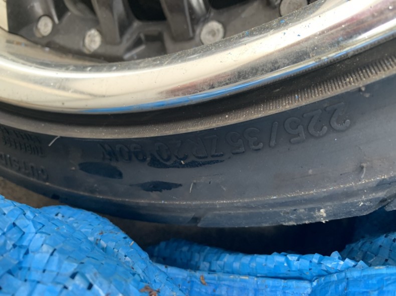 タイヤホイール後