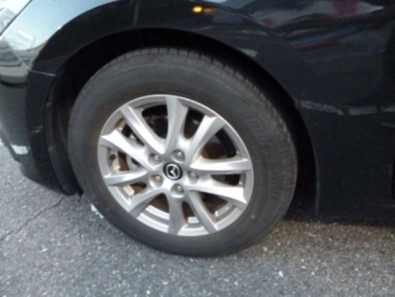 タイヤホイール前