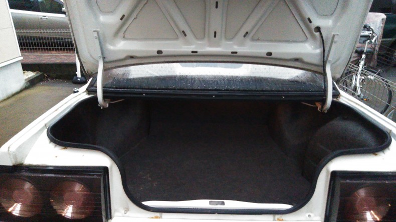 内装トランク