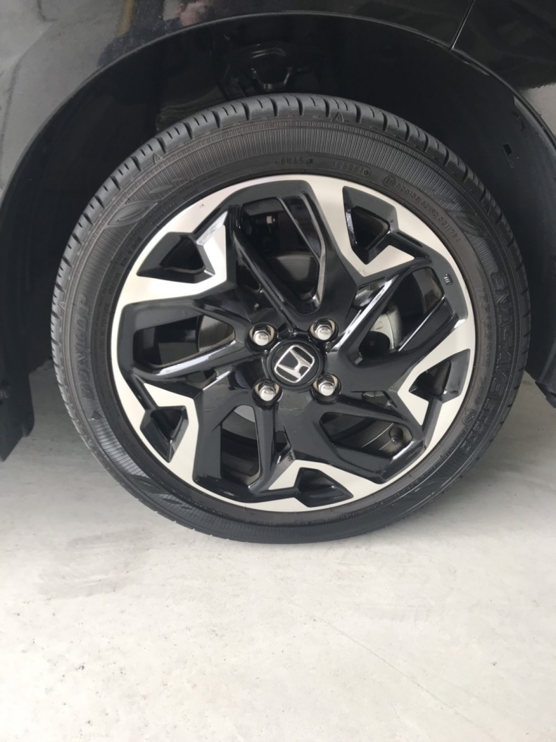 タイヤホイール前