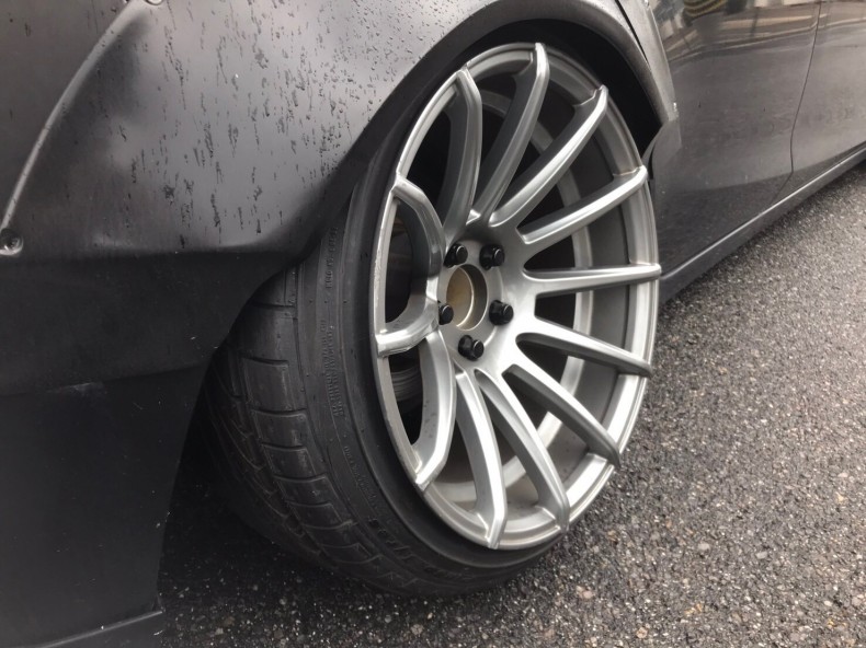 タイヤホイール後