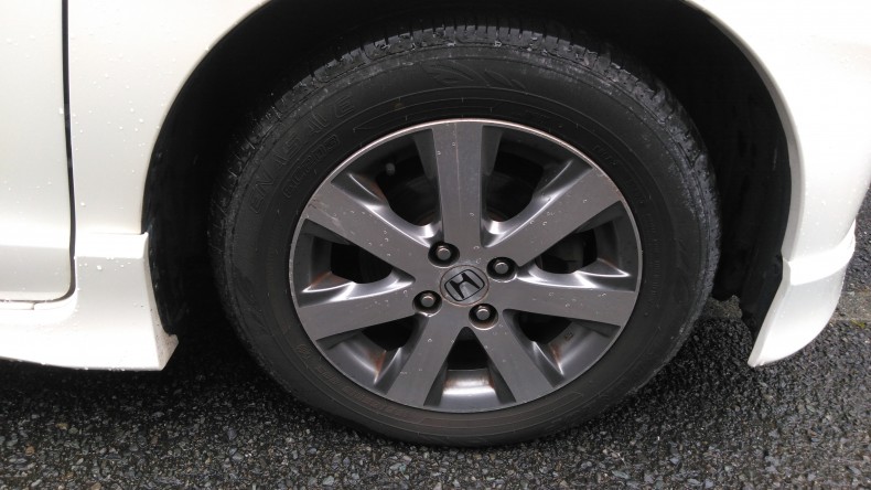 タイヤホイール前