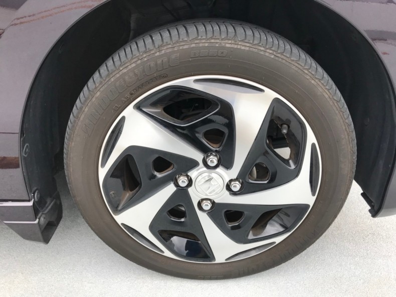 タイヤホイール前