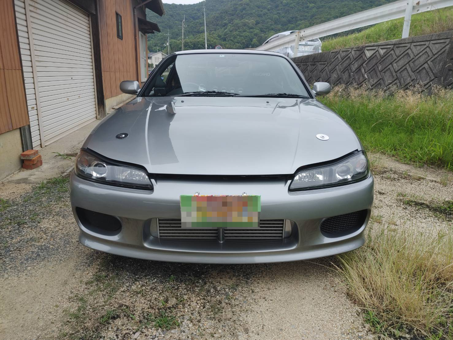 外装前方