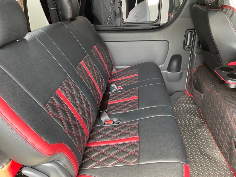 内装後方シート