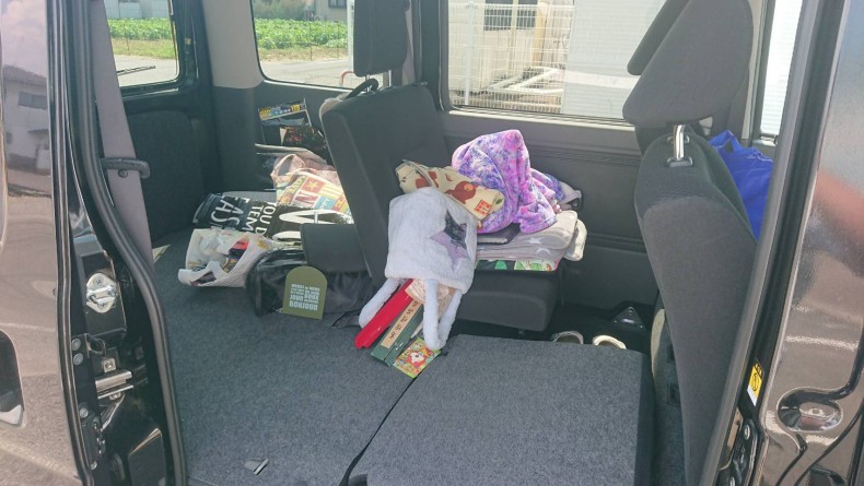 内装後方シート