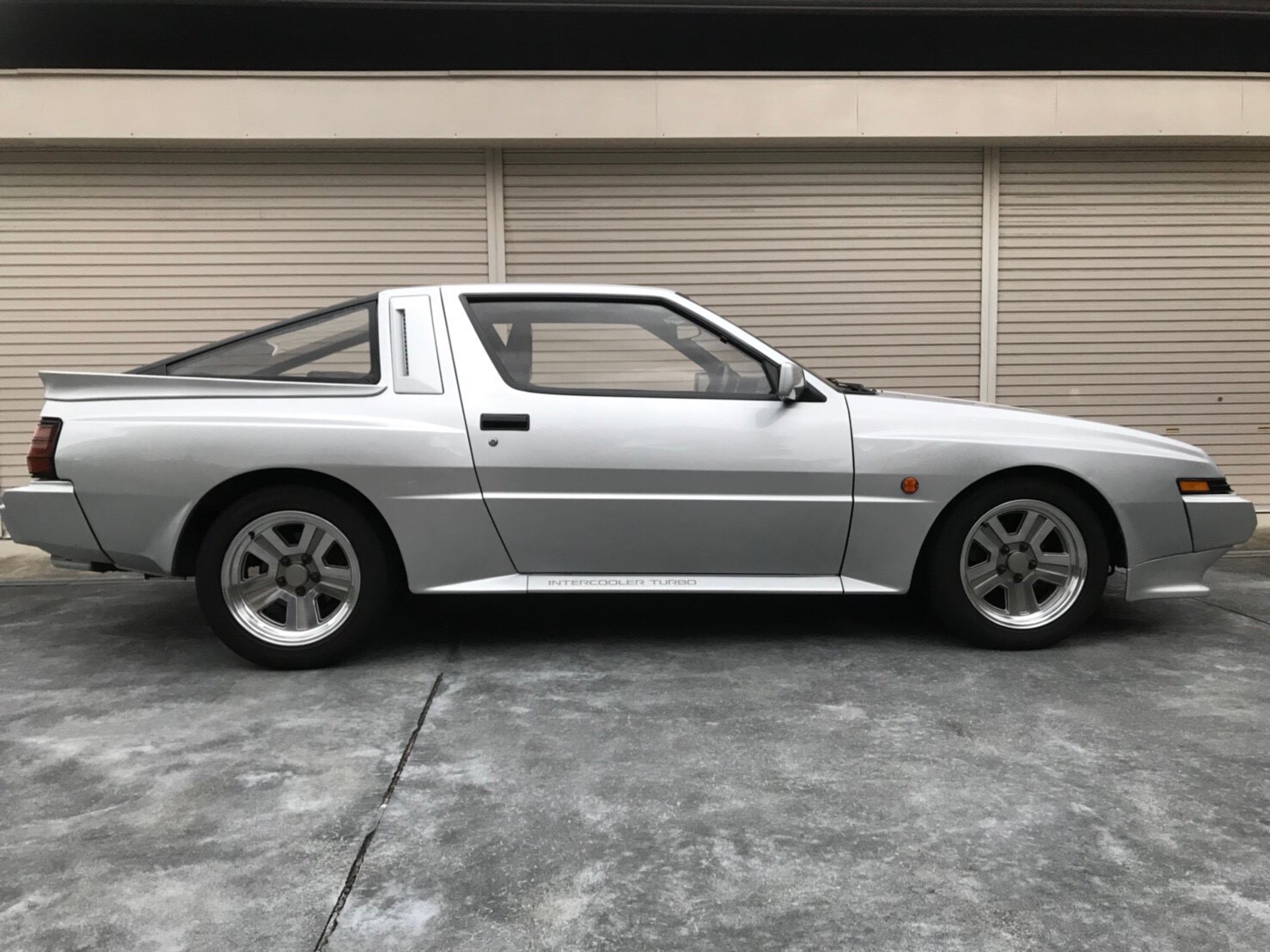外装右