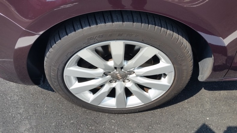 タイヤホイール前