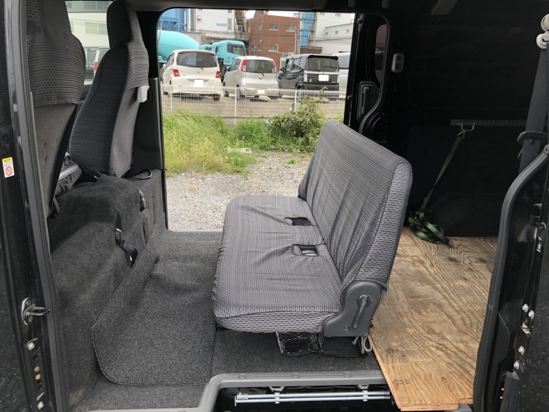 内装後方シート