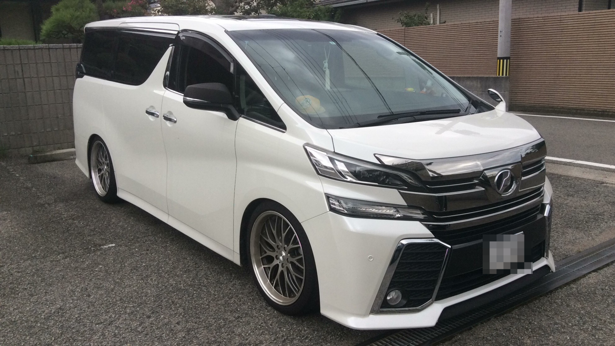 外装右前