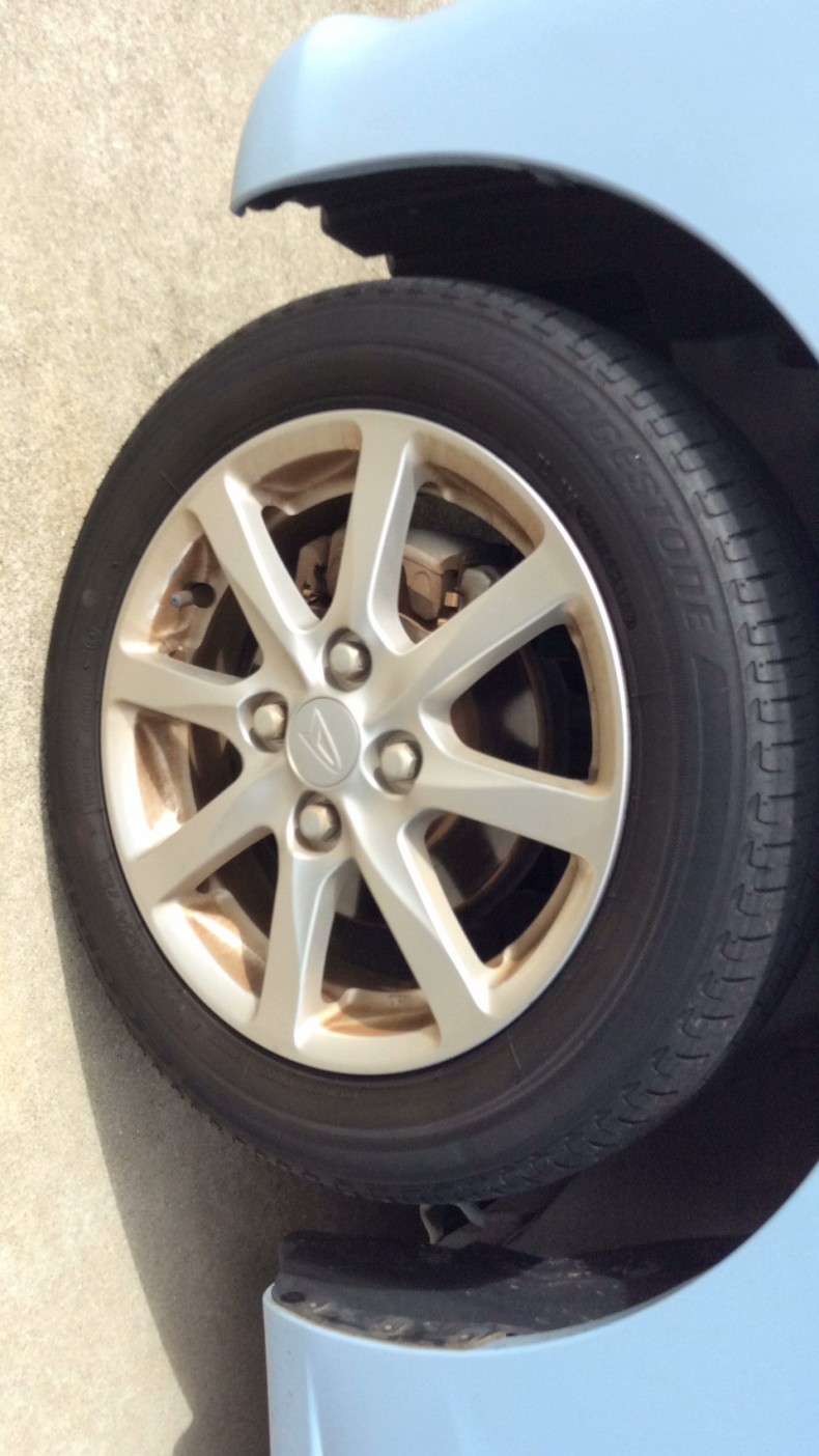 タイヤホイール前