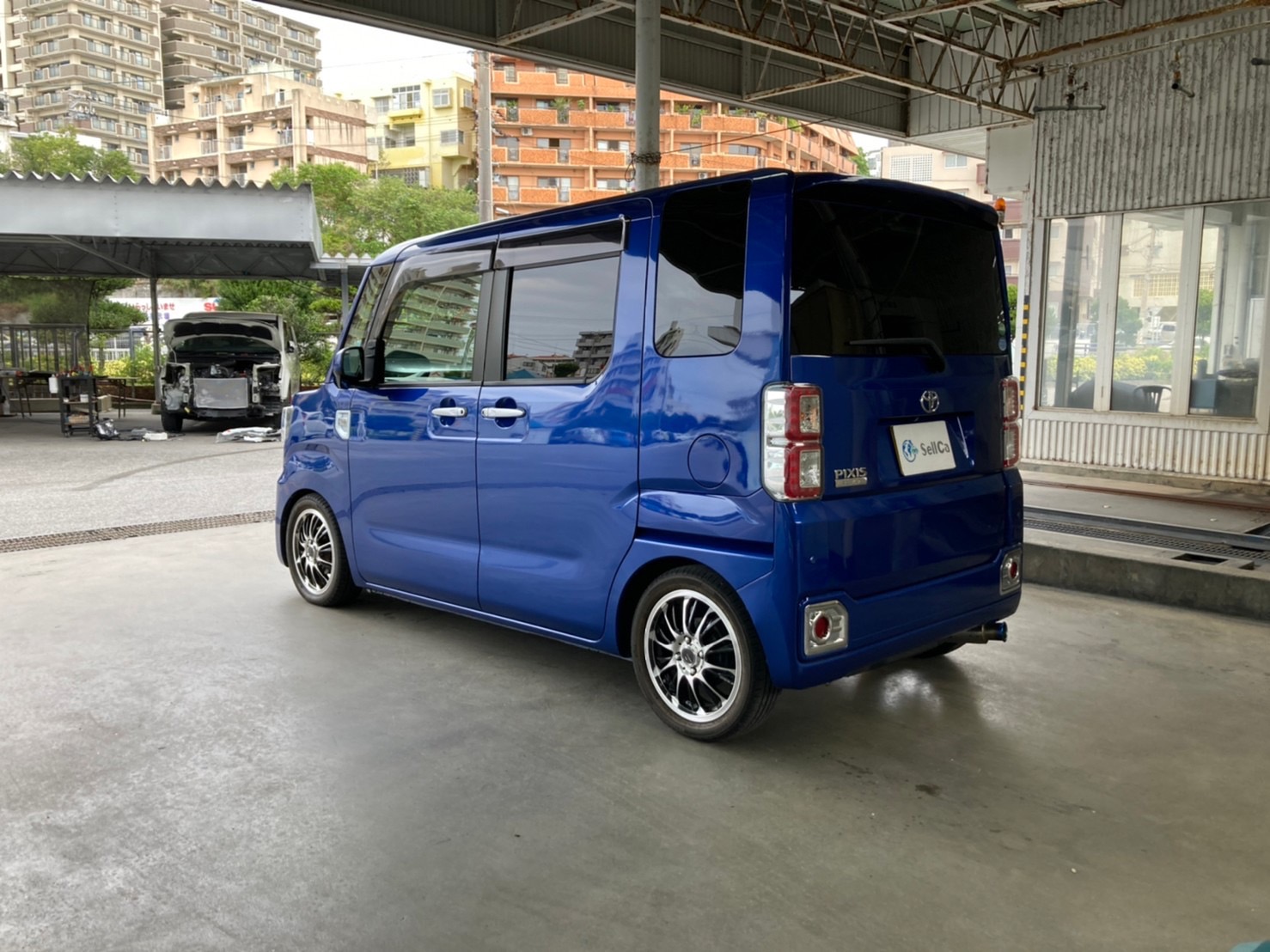 外装左後方