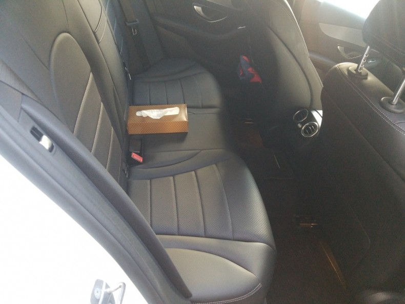 内装後方シート