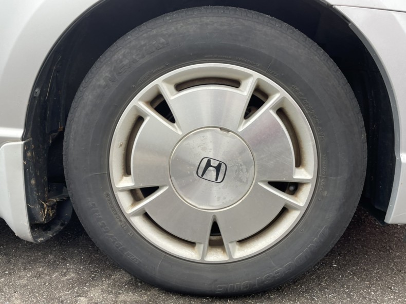 タイヤホイール前