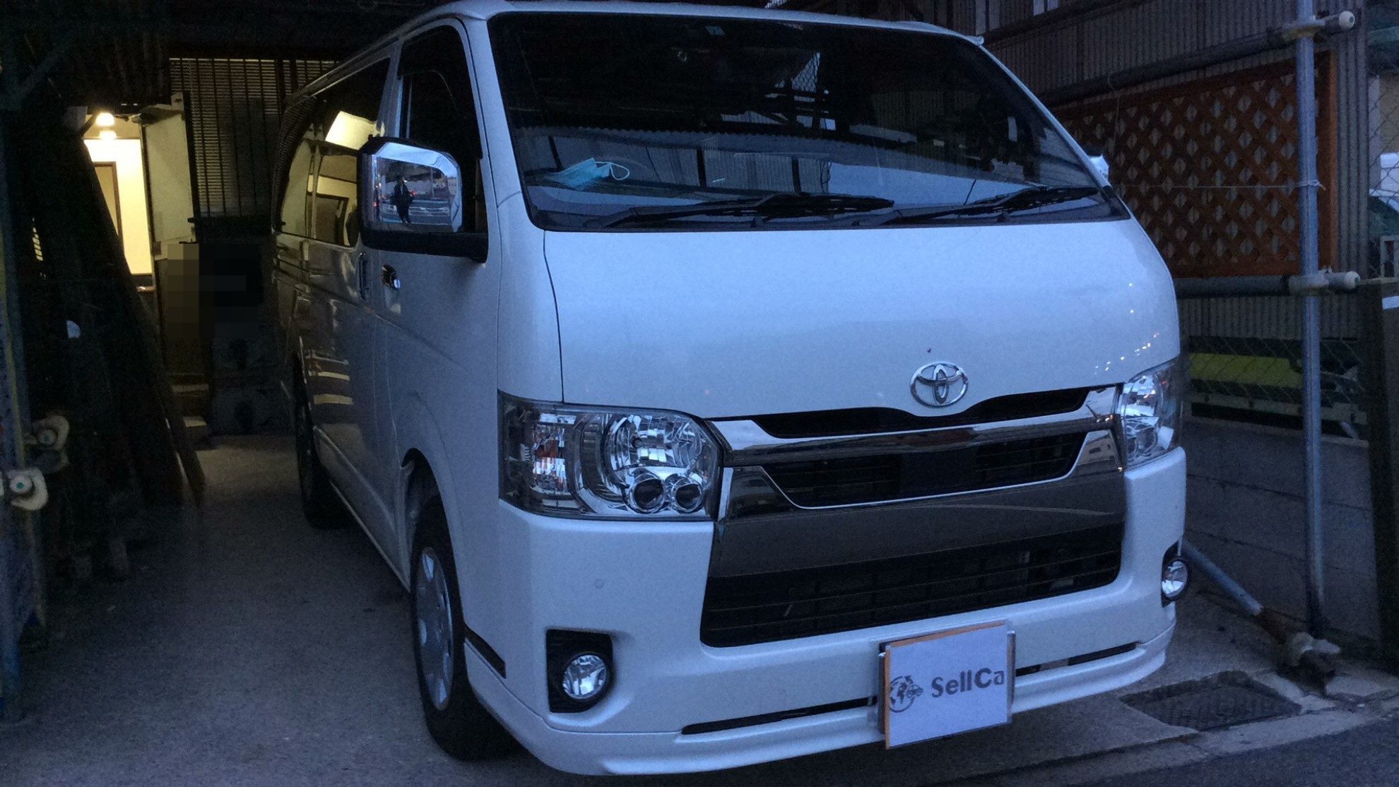 外装右前