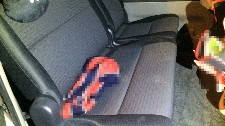 内装後方シート