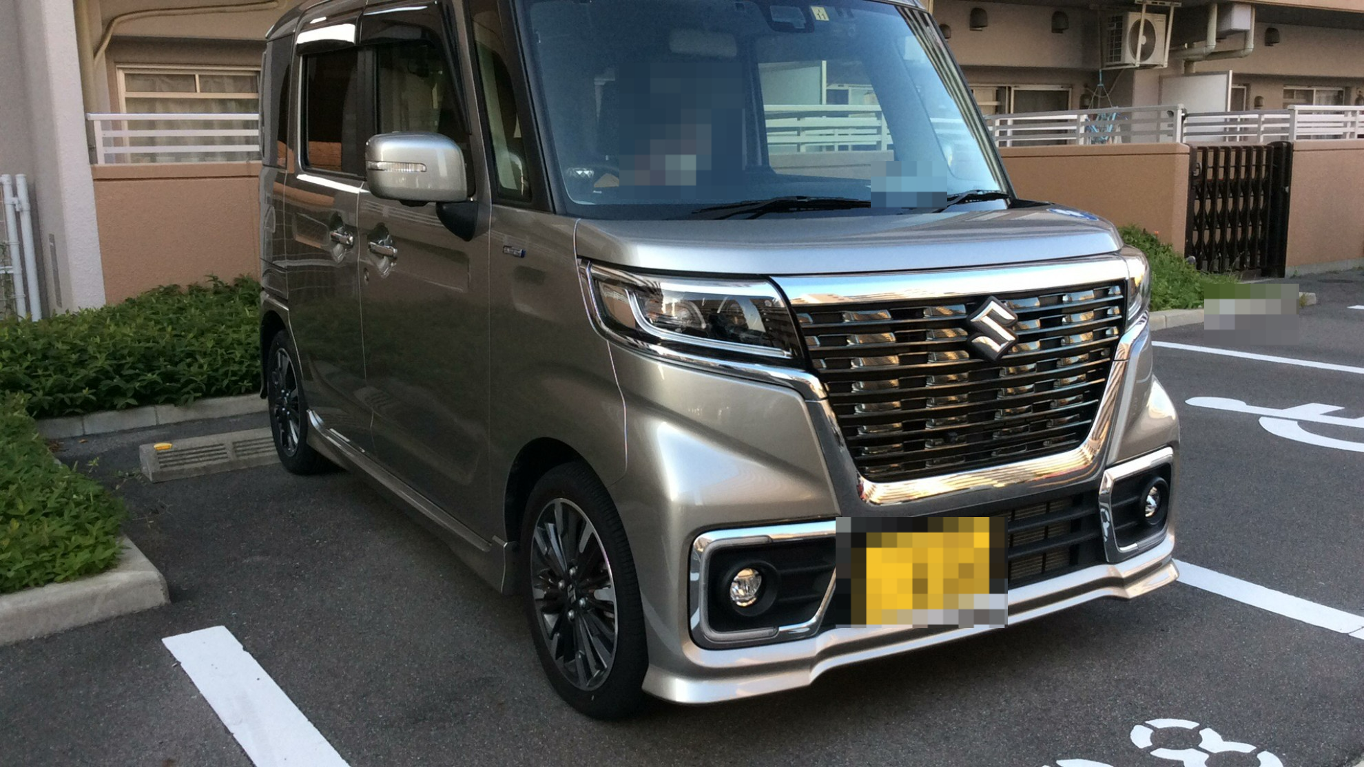 外装右前