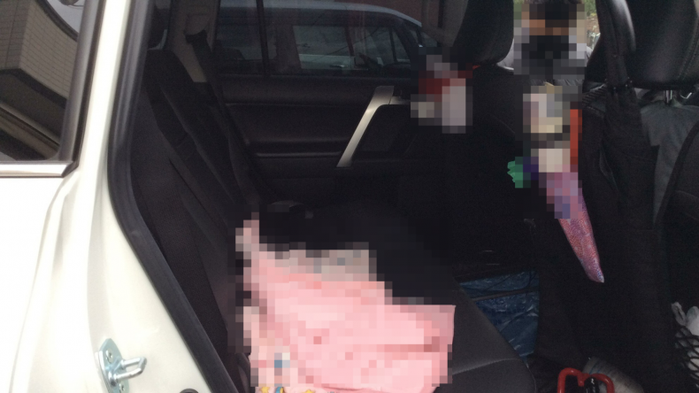 内装後方シート