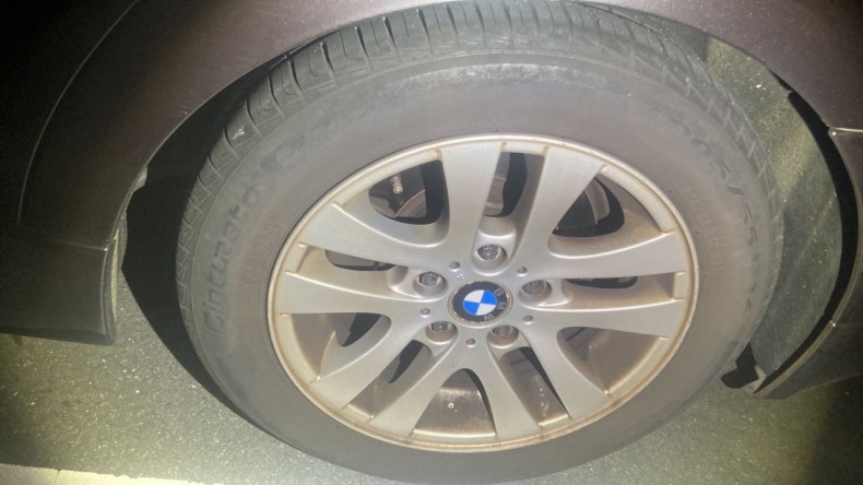 タイヤホイール前