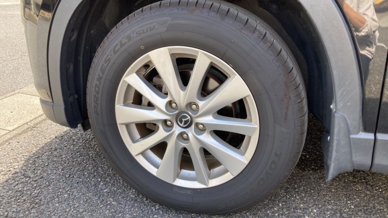 タイヤホイール前