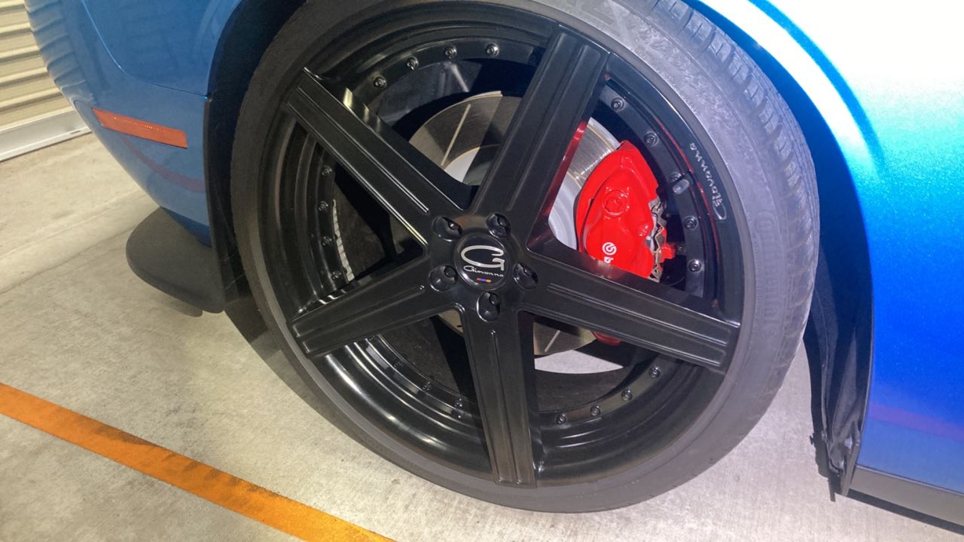 タイヤホイール前