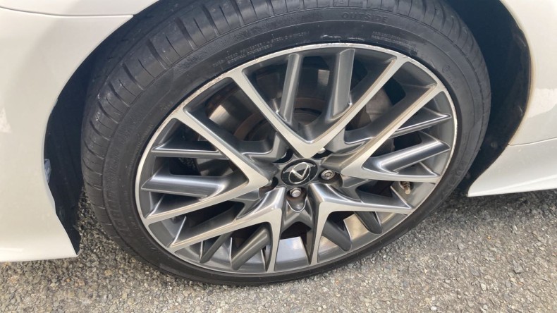 タイヤホイール前