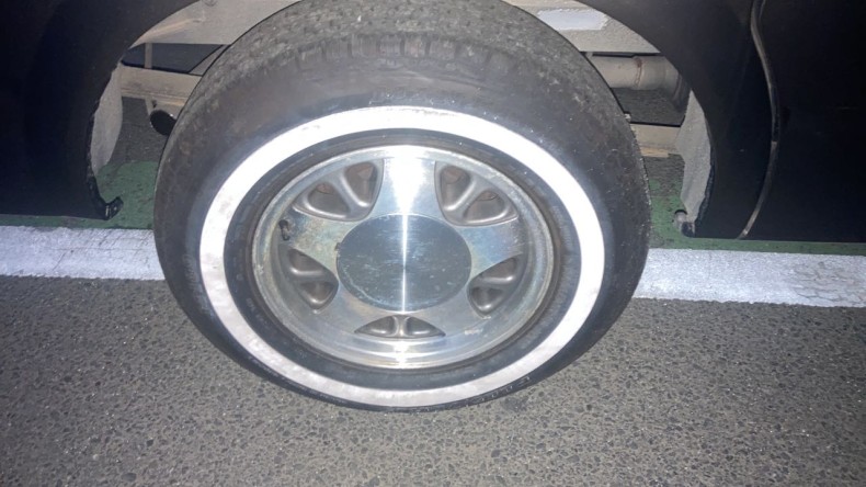 タイヤホイール前