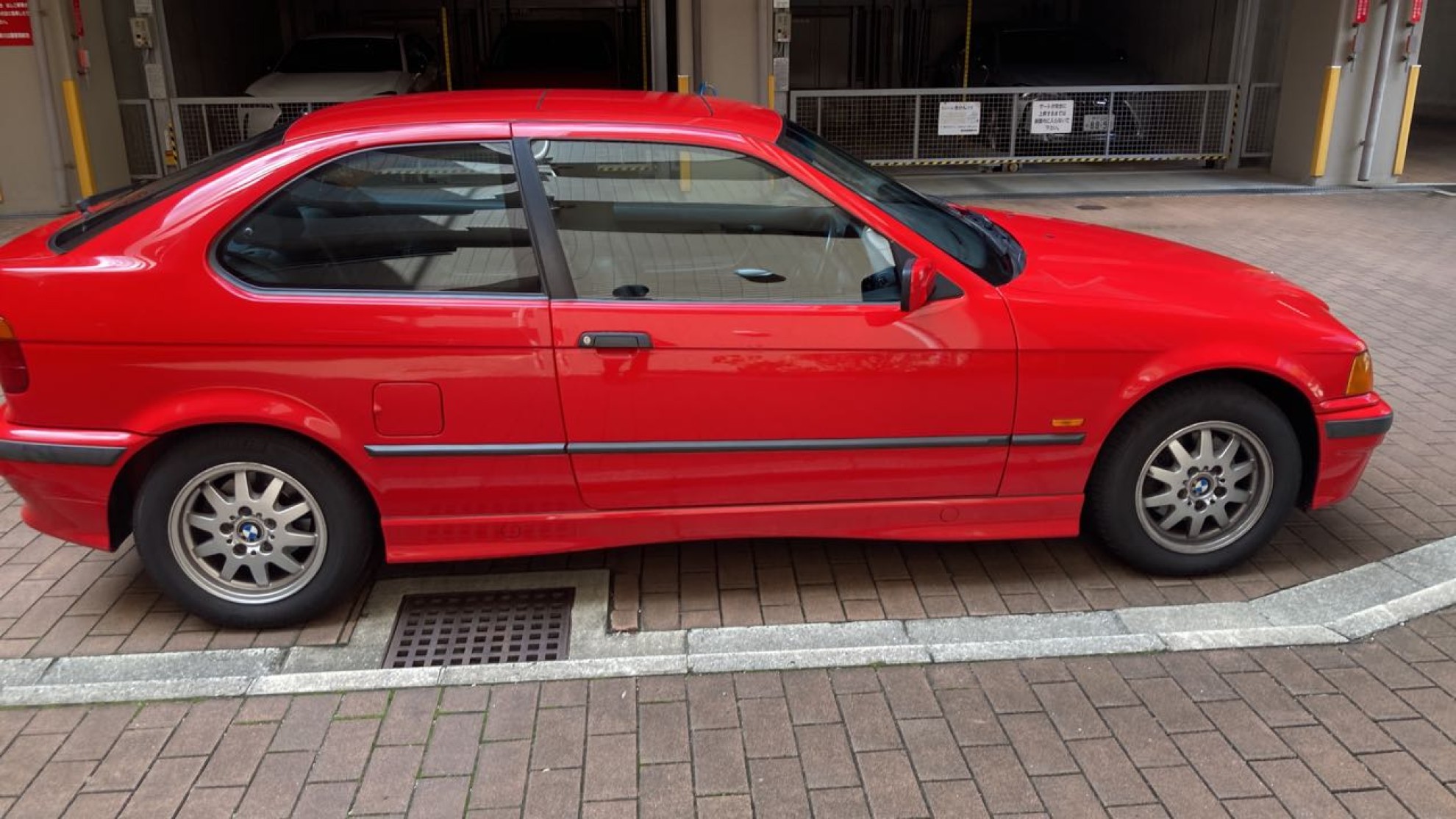 外装右