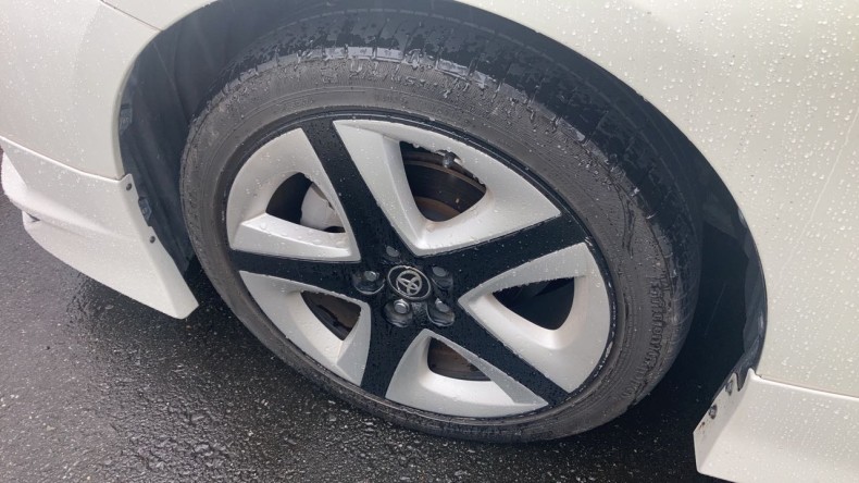 タイヤホイール前