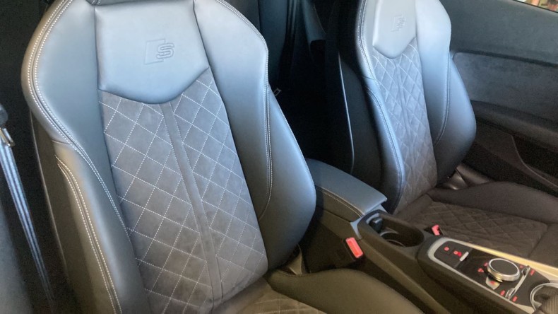 内装前方シート