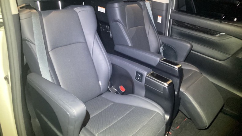 内装後方シート