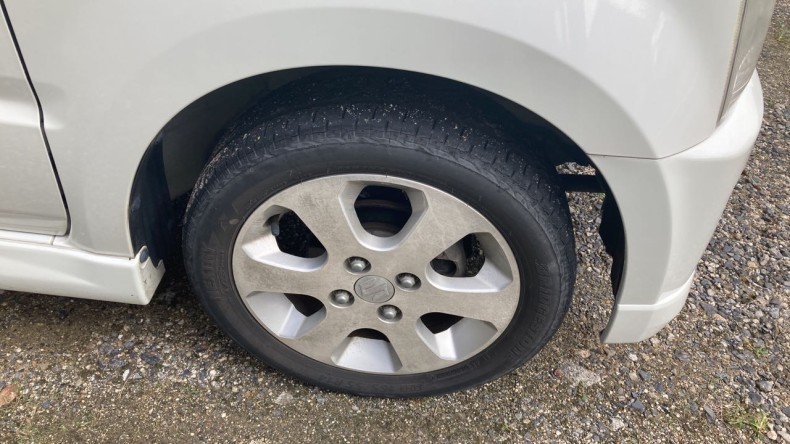 タイヤホイール前