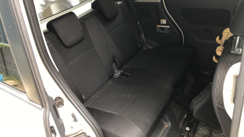 内装後方シート