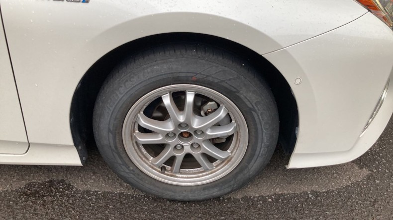 タイヤホイール前