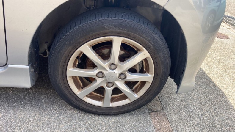 タイヤホイール前