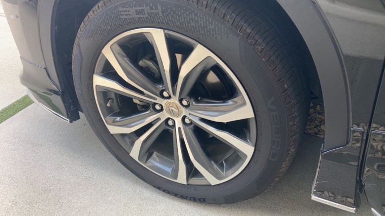 タイヤホイール前