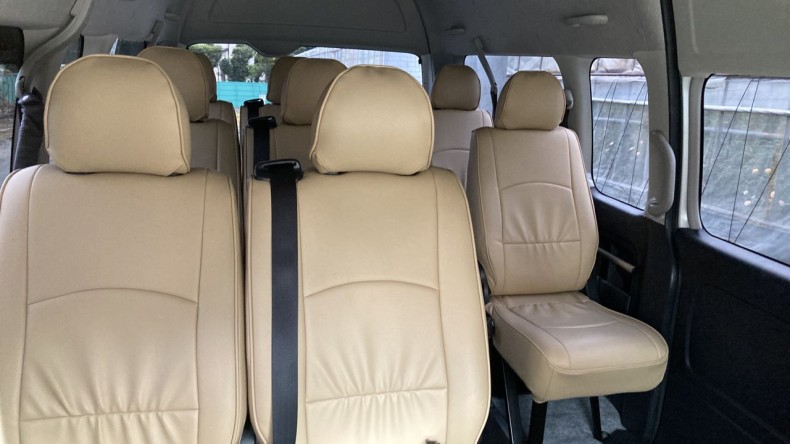 内装後方シート