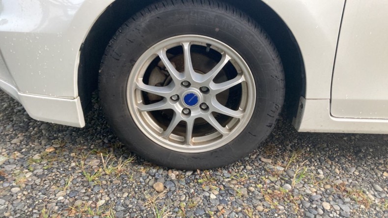 タイヤホイール前