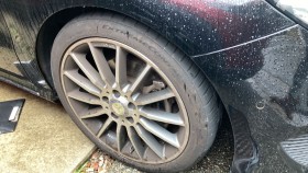 タイヤホイール前