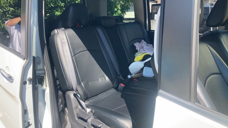 内装後方シート