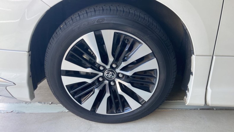 タイヤホイール前