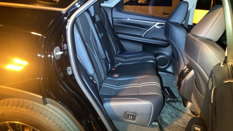 内装後方シート